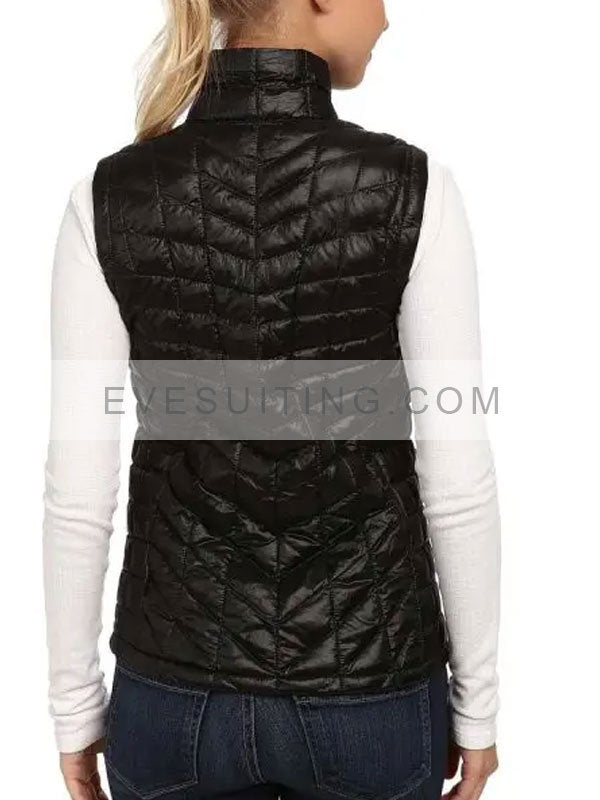 Alexandra Breckenridge TV Series Virgin River S02 Melinda Monroe Black Vest