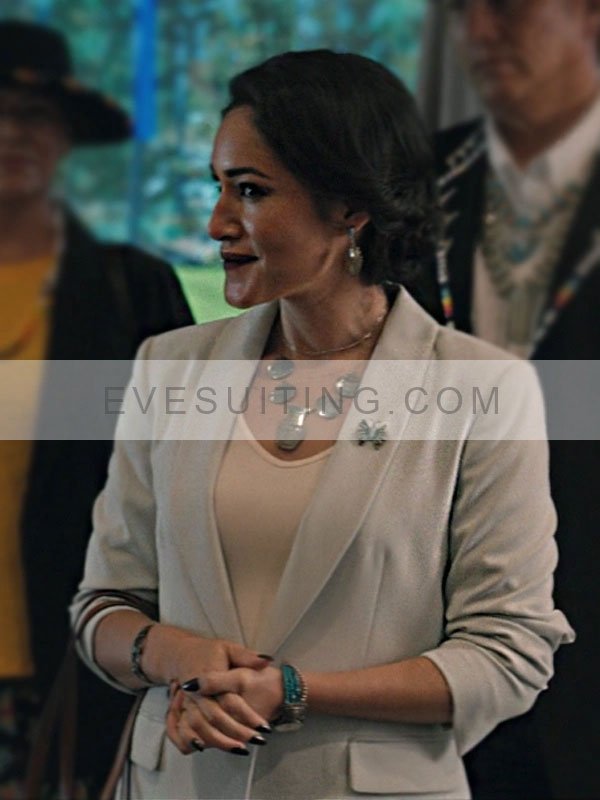 Angela Blue Thunder Yellowstone S05 White Blazer