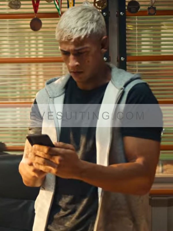 Emilio Sakraya Sixty Minutes 2024 Octavio Bergmann Grey Hooded Vest