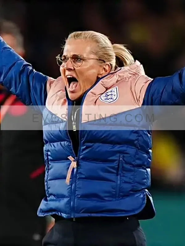 Womens England Football Team Lionesses Puffer Jacket With Hood