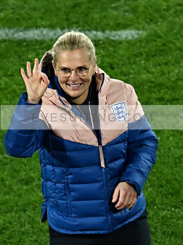 Womens Lionesses Puffer Jacket With Hood